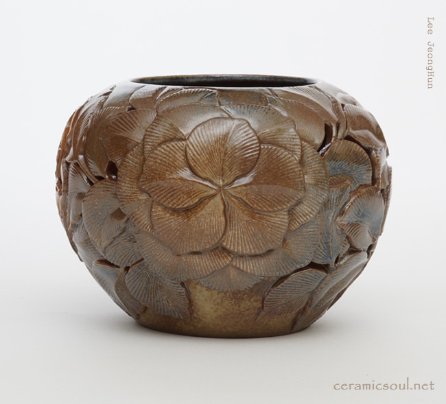 ceramic artwork_bloom by Jeonghun, Lee
