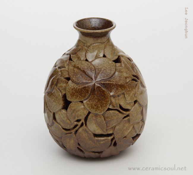 ceramic artwork_prayer by Jeonghun,Lee